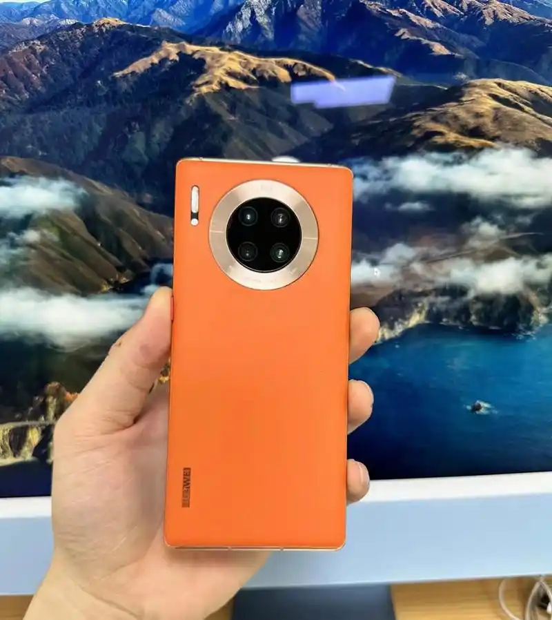 华为mate30:麒麟990 华为mate30pro:麒麟990 华为mate30保时捷:麒麟