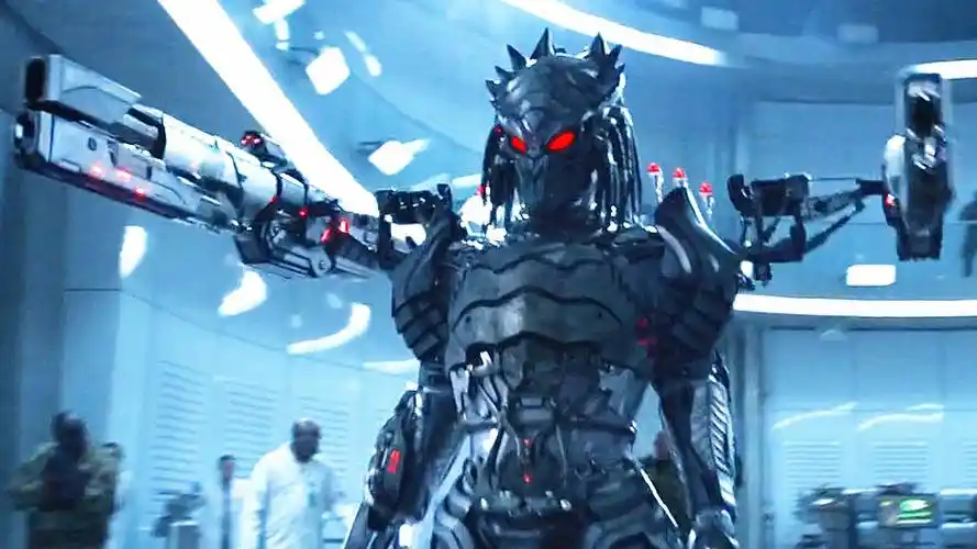 科幻电影:铁血战士来到地球,遭到特种兵攻击,外星战服都被抢走