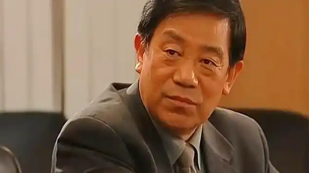 女市长开会冲撞市委书记,书记瞬间发怒,立即开除女市长!