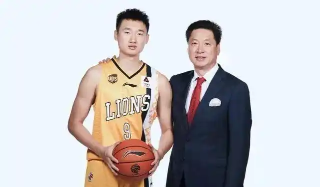 效力于浙江广厦队,也正因为他的存在,才让李京龙获得稳定的出场时间