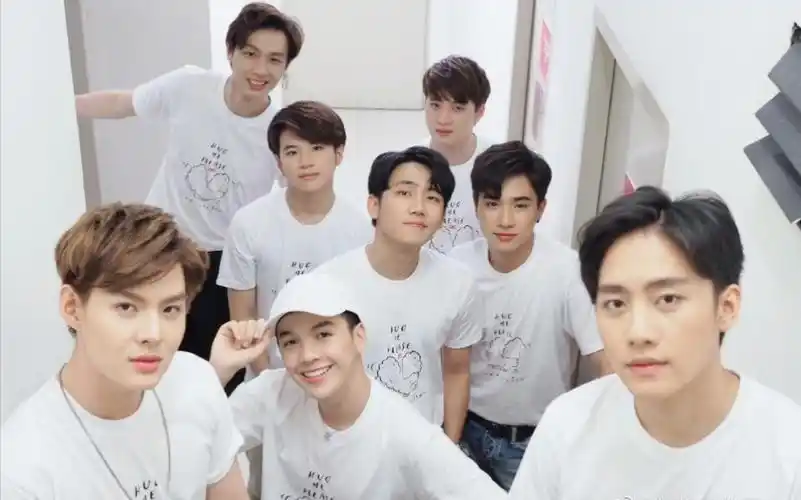 不期而爱广告来了来康康不期八子的盛世美颜