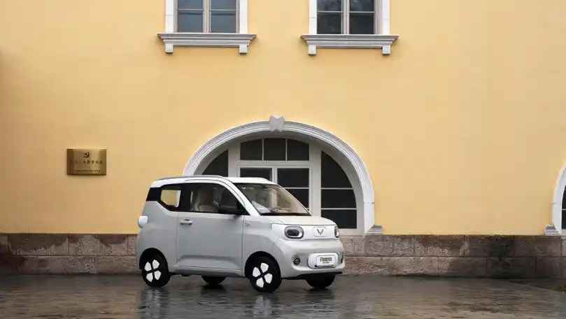 215公里续航,能否拿捏年轻人?体验新款五菱宏光miniev马卡龙