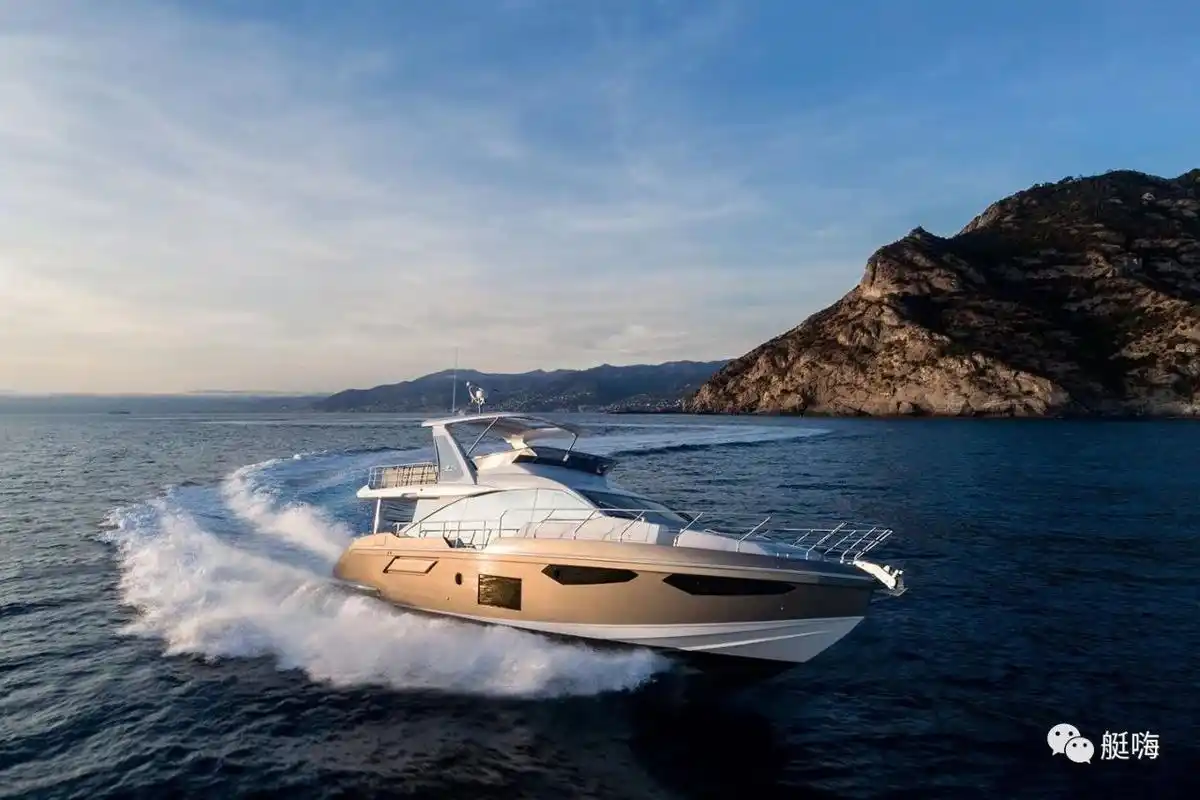 全球顶尖的休闲游艇品牌--azimut