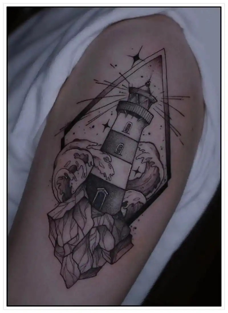 苏针艺纹身作品元素灯塔水浪礁石