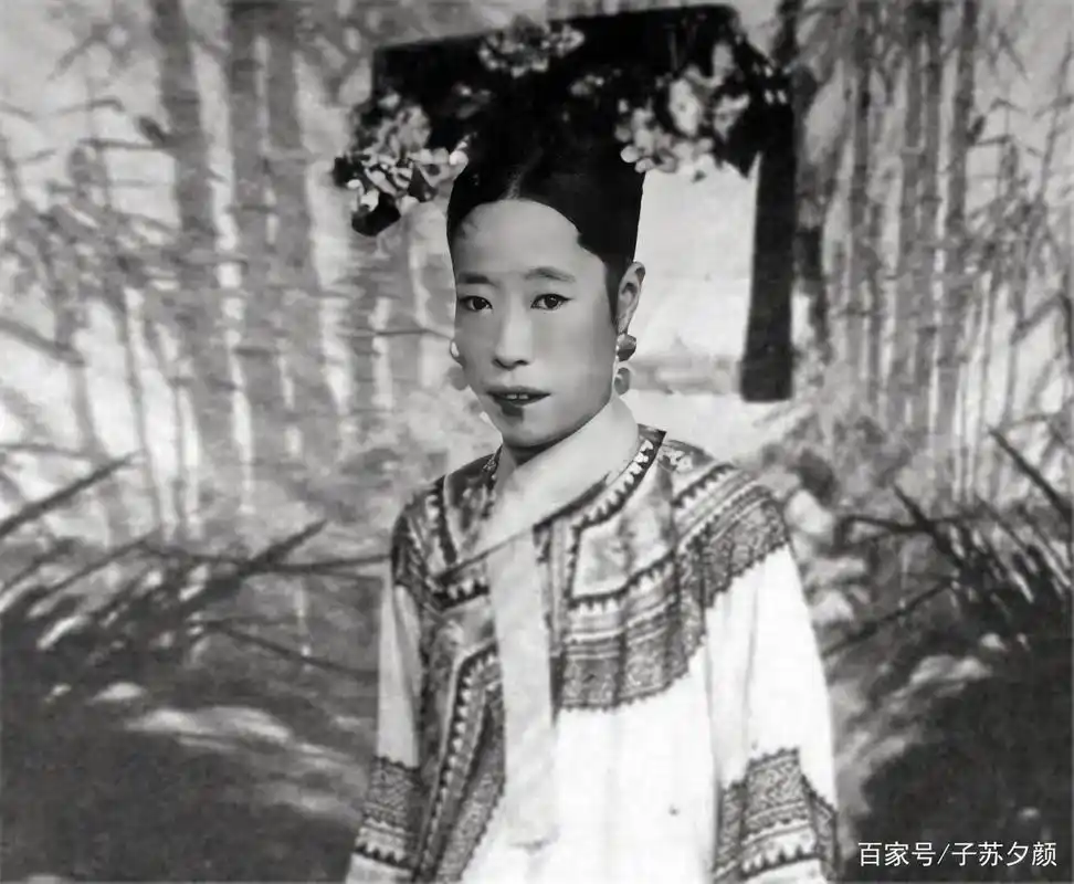 清朝的妃子很丑?一组老照片告诉你,她们的容貌不输女明星