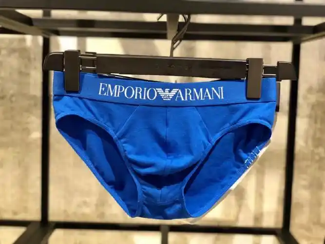 阿玛尼男士三角内裤