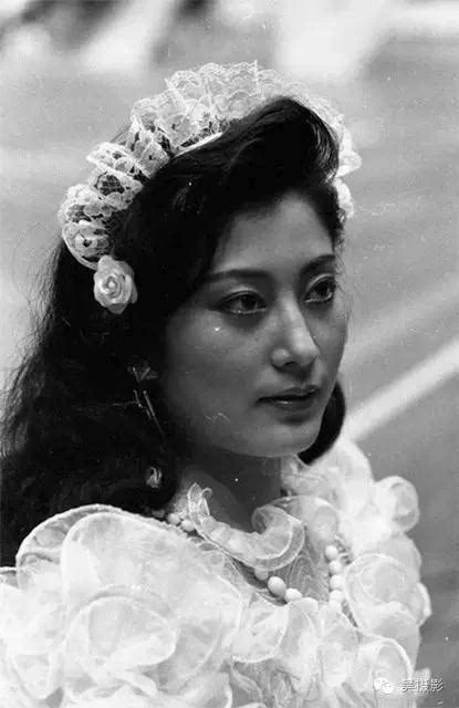 看80年代那些比较拧的发型有多少如今还在流行