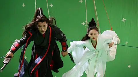 张馨予《新边城浪子》幕前美cry幕后甜呆萌