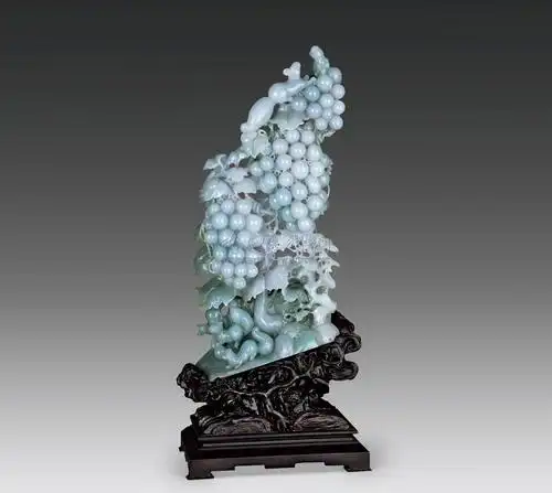 【清 翡翠雕松鼠葡萄摆件】拍卖品_图片_价格_鉴赏_珠宝翡翠_雅昌艺术