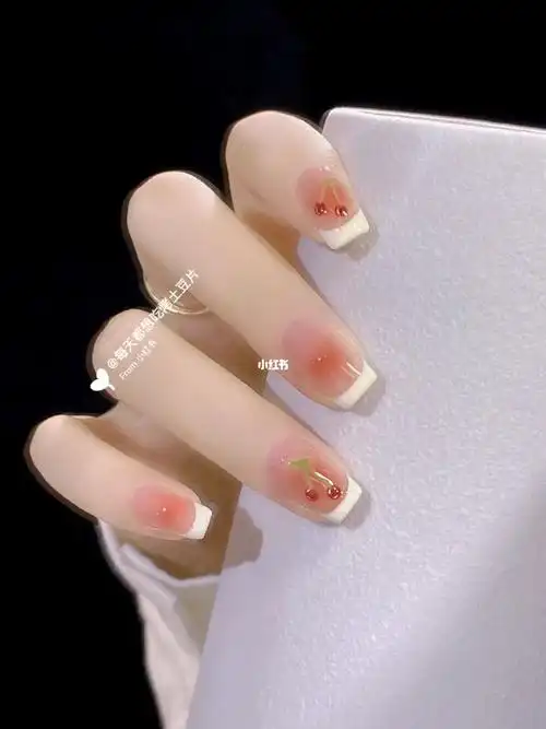 奶油樱桃夏日小清新腮红法式美甲