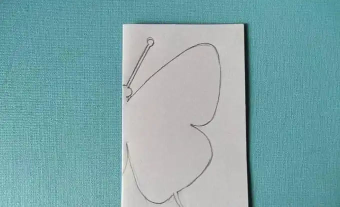 这三种蝴蝶剪纸,各个简单,漂亮孩子也能轻松学会【蝴蝶剪纸素材】