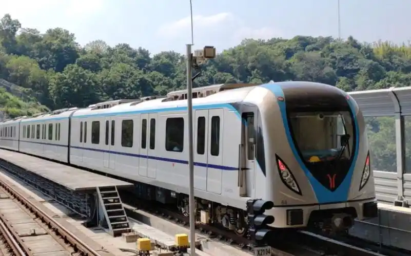 【广州地铁】广州地铁21号线b8型电客车长平站往天河公园方向(快车)不