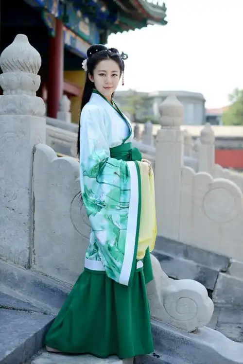 p>汉服,全称是"汉民族传统服饰",又称汉衣冠, a href="#">汉装 /a>,