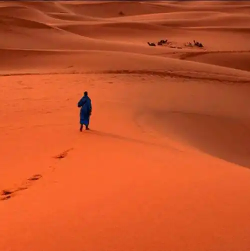 16微信中红色沙漠僧人图片表示什么