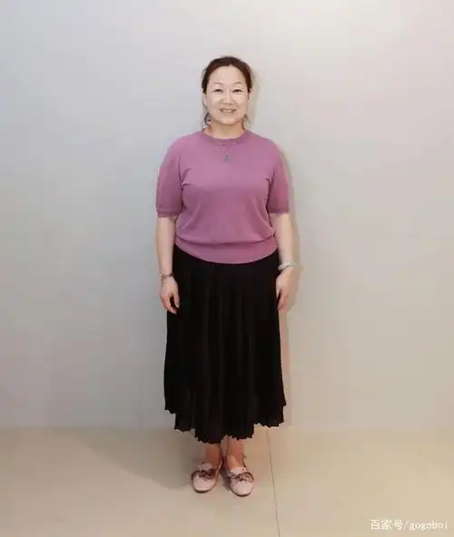 让50多岁阿姨和20多岁白领穿上同一件衣服之后