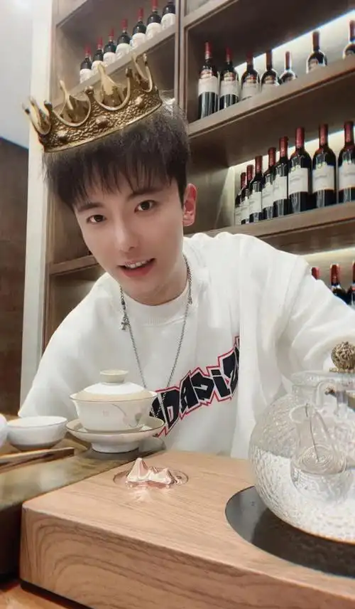 曾红极一时的网络红人杨子浩,十年后依然是阳光大男孩__凤凰网