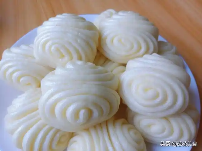 花卷怎么做 家常花卷的做法(超简单的花卷做法只需要一根筷子 漂亮又