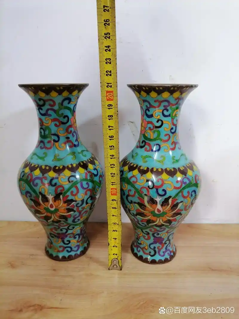 铜胎掐丝珐琅瓶一对