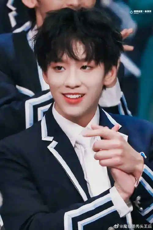 乖巧可爱的萌0315 ,好想把尼尼偷偷带回家啊#青春有你3余景天