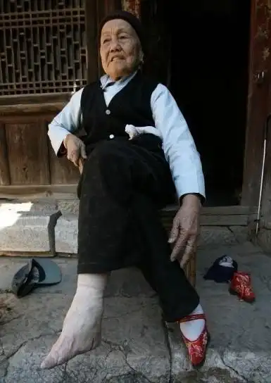 "三寸金莲"背后的秘密 古代女人为什么裹脚【5】