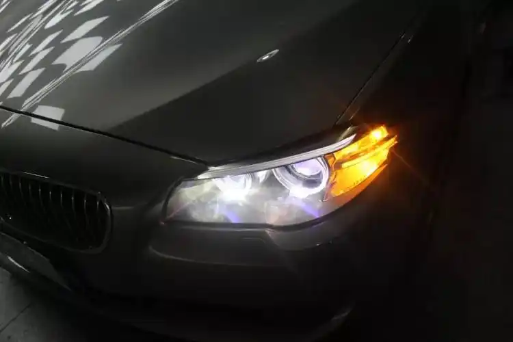 南京改灯 宝马5系大灯升级,蓝色恶魔眼彰显品质个性