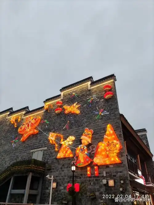 推荐南昌网红打卡地万寿宫感受好玩又好吃的人间烟火气