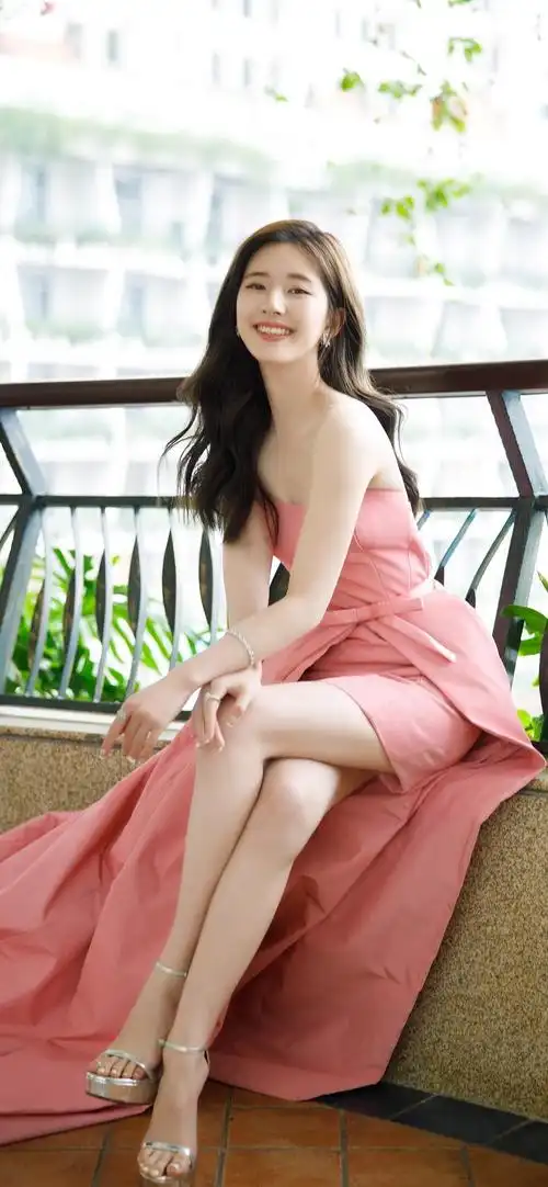 赵露思大长腿67每一张都是做壁纸的不二选择