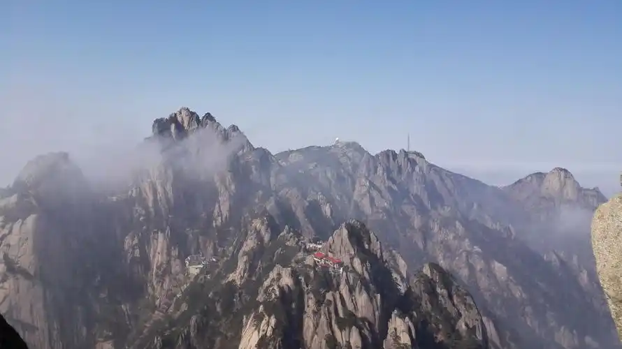 最新!黄山莲花峰重新开放,天都峰封闭轮休