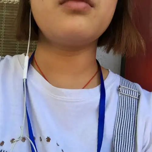 今年19,女,前段时间发现自己脖子变粗了,上百度查了一下,觉得是甲状腺