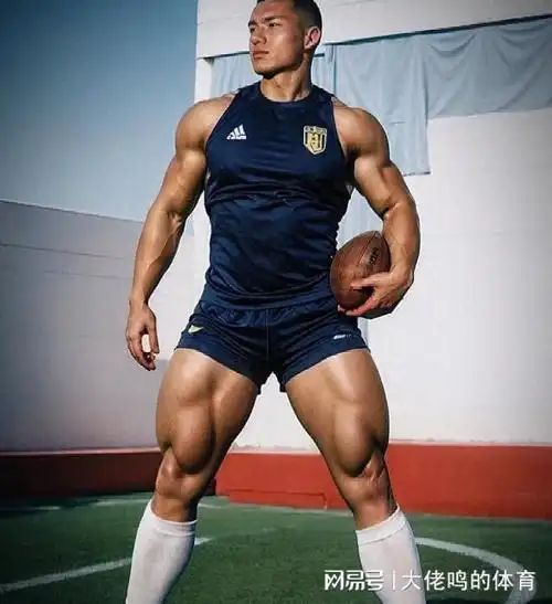 狗背熊腰腱子肉身材, 没几个健身教练能够达到|腹肌|举重|胸肌|