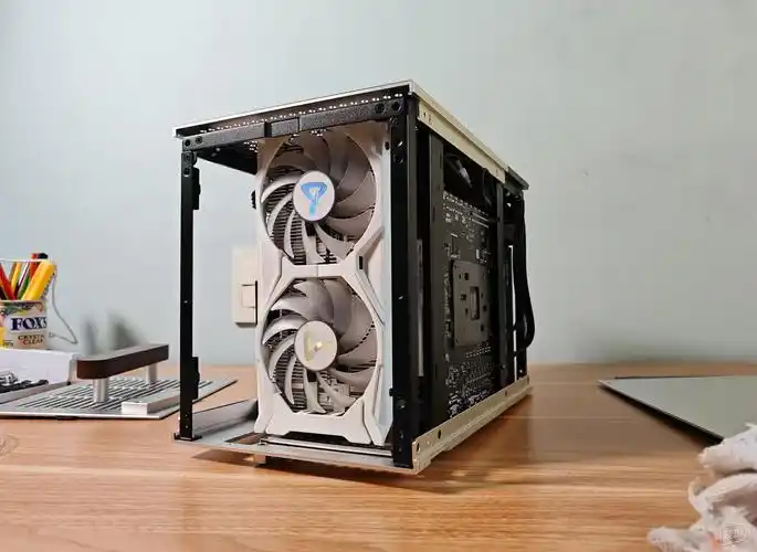 菜鸟也可轻松装itx小电脑,diy实战分享,乔思伯t6机箱亮了