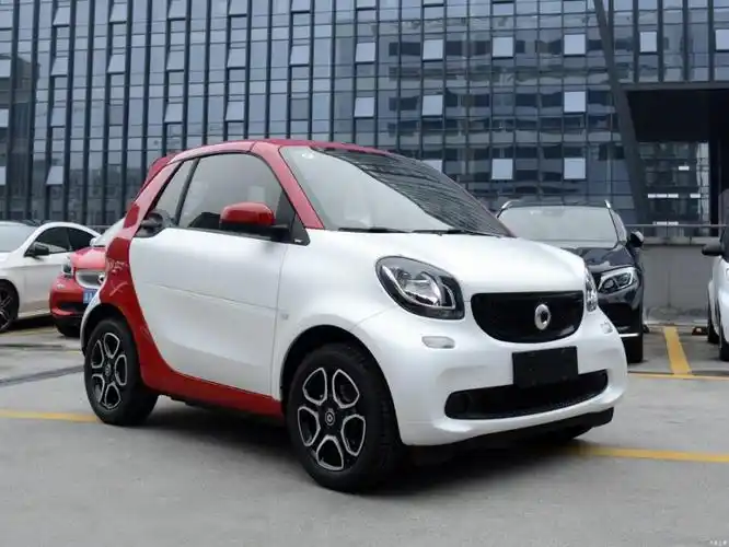 奔驰smart"库存成灾"!车商:降至11.99万卖不动,不能降了