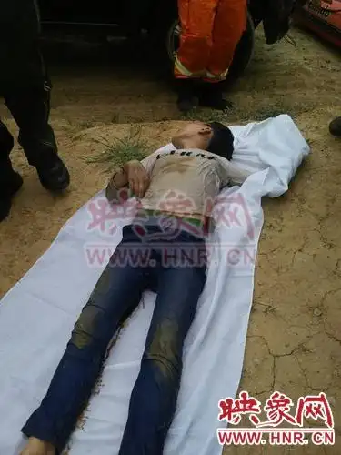 溺水女孩被打捞上岸