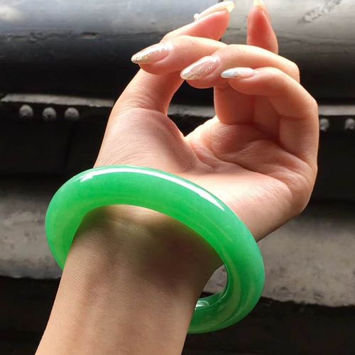 7阳绿翡翠手镯圆条手镯玉镯玉手镯玉石手镯