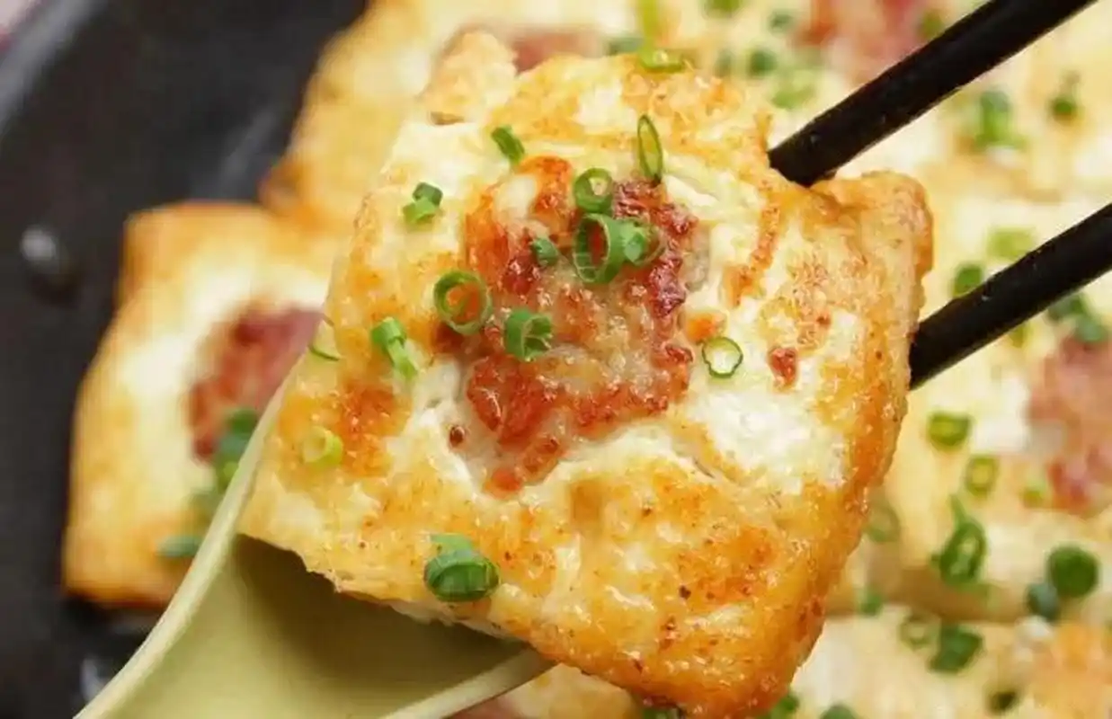 在2014年8月,五华传统美食"五华酿豆腐"被梅州市列入第六批市级非物质