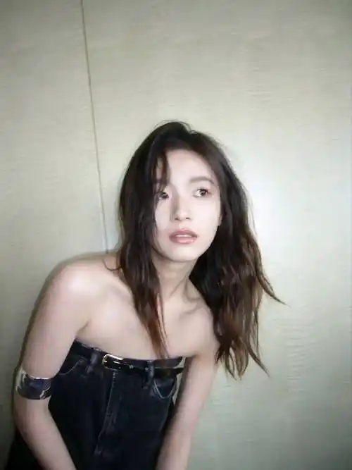 王嘉尔演唱会擦边?杨幂连累刘诗诗?李庚希庄达菲塑料姐妹花?