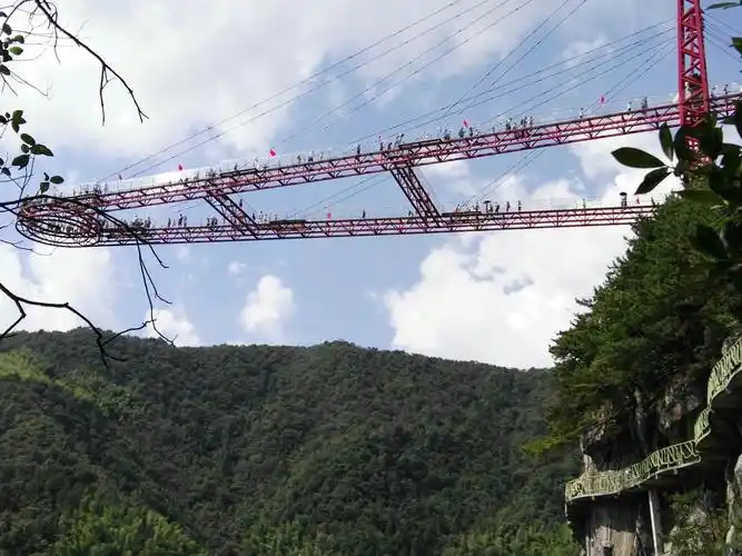 磐安灵江源玻璃栈道