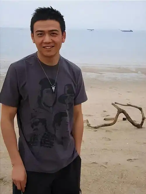 从爆红到突然消失杨烁终究为自己的狂妄自大买了单