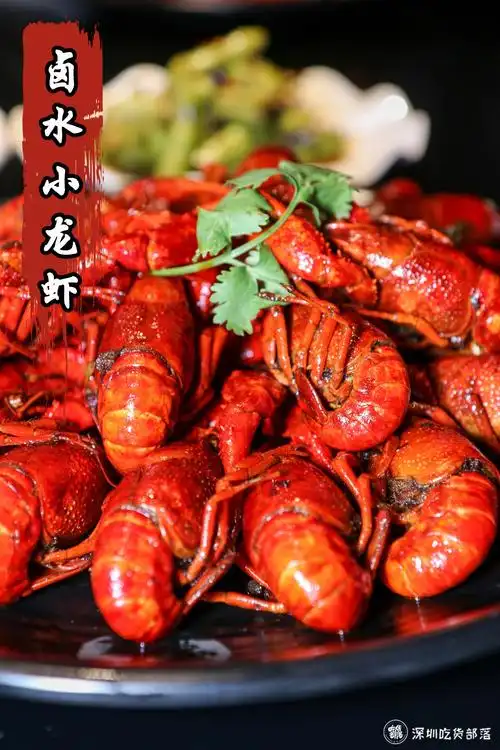 店里还有清蒸精品小龙虾,卤水小龙虾,有选择困难症的小伙伴们可以都试