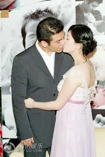 豪门四年贾静雯撑不住了老公花天酒地导致婚变