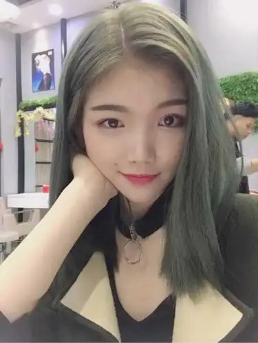 有哪些是同一个人而颜值相差甚远的照片?