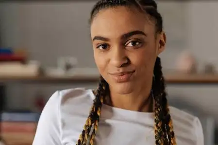 黑白混血儿男孩图片