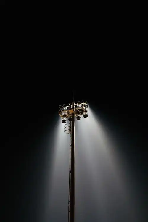 黑暗中的一束光