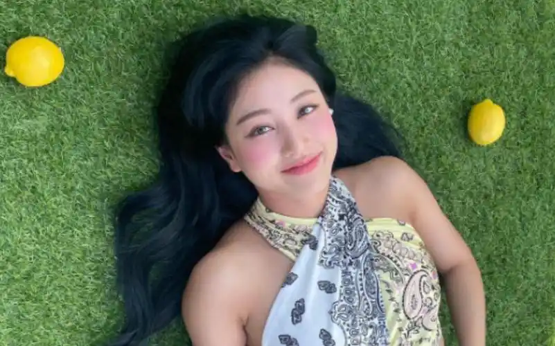 朴志效ins更新 230803 小卡也请保持这个美貌!小队solo大发!