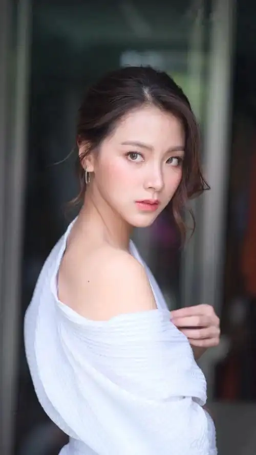 手机壁纸泰国女星小水平采娜吕爱惠