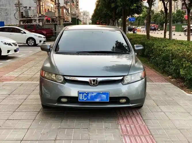 2007年本田思域18手动挡
