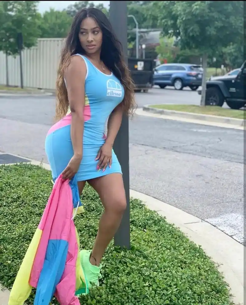 爱情事业双丰收!安东尼晒妻子性感惹火照