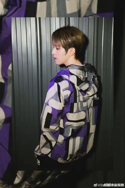 符龙飞运动风写真