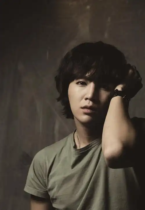 一周偶像:张根硕 韩国美男明星画报 高清美照合集!