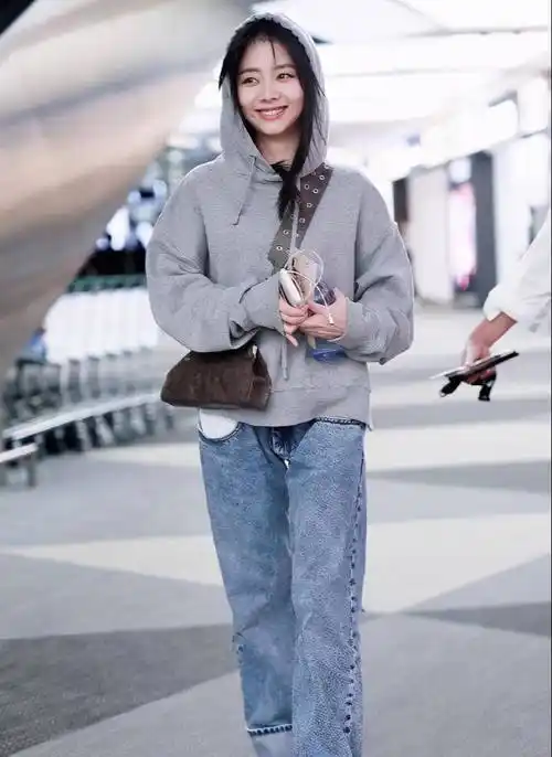 谭松韵的穿搭太美了,简直就是小个子穿衣的教科书,赶紧来看看吧_牛仔